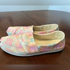 Toms Classic Canvas Alpargatas Shoes Cotton Candy Toe Dye Women’s size 12